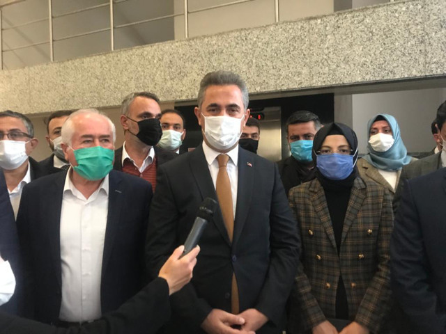 Ankara Belediyesi Meclisi'nde gergin anlar! Mansur Yavaş meclis üyelerini konuşturmadı - Resim: 1