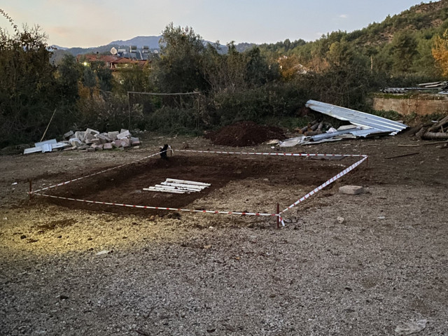 Muğla'da top oynayan çocuklar buldu! Tarihi mezar şaşırttı - Resim: 0