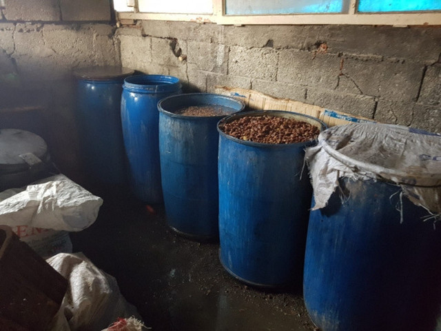 Adana'da 2 bin 925 litre sahte içki yakalandı - Resim: 1