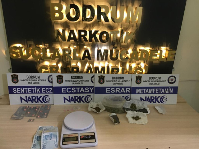 Kerem Dürüst gözaltına alındı! Evinden uyuşturucu madde çıktı - Resim: 0