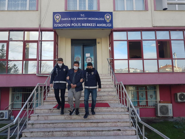 31 yıl hapis cezasıyla aranan hükümlü Kocaeli'de parti verdiği villada yakalandı - Resim: 0