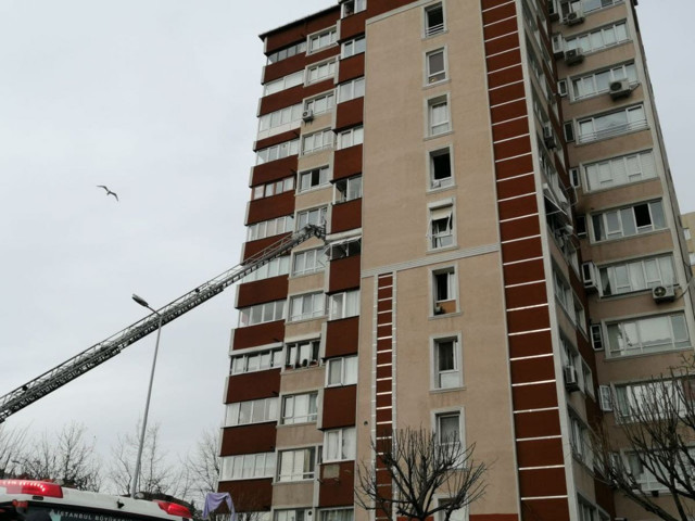 İstanbul Bahçelievler'de 15 katlı binada patlama meydana geldi - Resim: 0