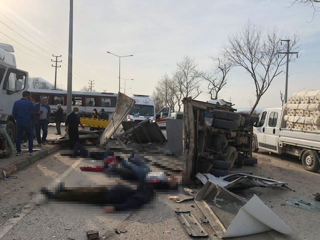 Bursa’da 4 kişinin öldüğü TIR faciasında şoförün ifadesi ortaya çıktı engel olamadım - Resim: 0