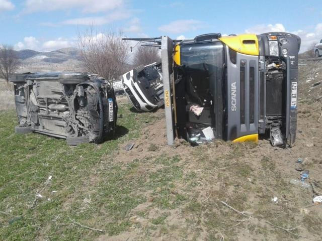 Hepsi sıfır kilometreydi! 7 lüks cip oyuncak araba gibi tarlaya savruldu - Resim: 0