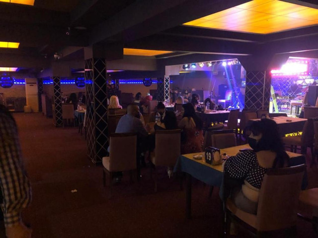 Adres yine Konya! Mührü kırılan mekana polis baskın yaptı: 53 kişi yakalandı - Resim: 1