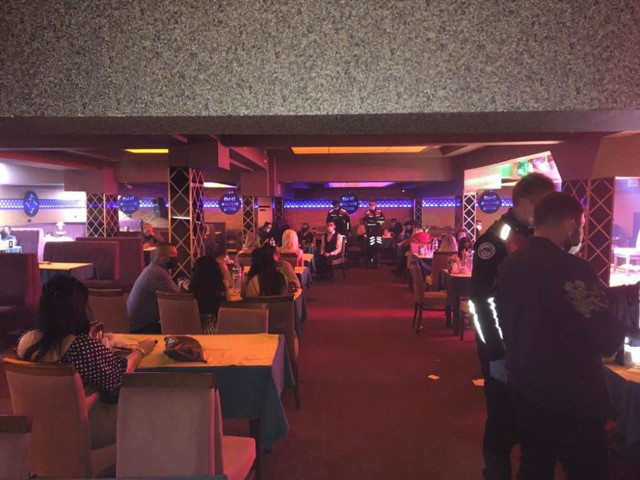 Adres yine Konya! Mührü kırılan mekana polis baskın yaptı: 53 kişi yakalandı - Resim: 2