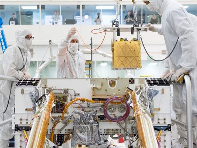 NASA'nın MOXIE aracı Mars'ta bir astronotu 10 dakika yetecek kadar 5,4 gram oksijen üretti - Resim: 1