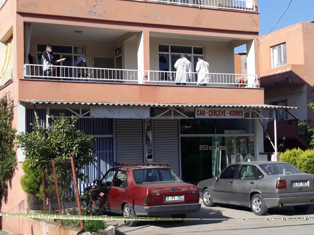 Hatay'da yüksek ses tartışması kanlı bitti 2 ölü 3 yaralı - Resim: 0