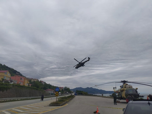 Azerbaycan'a ait askeri helikopter Giresun'a zorunlu iniş yaptı - Resim: 1
