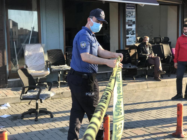 Bursa'da kanlı buluşma! Sevgilisine mesaj atan kişiyi durakta vurdu - Resim: 1