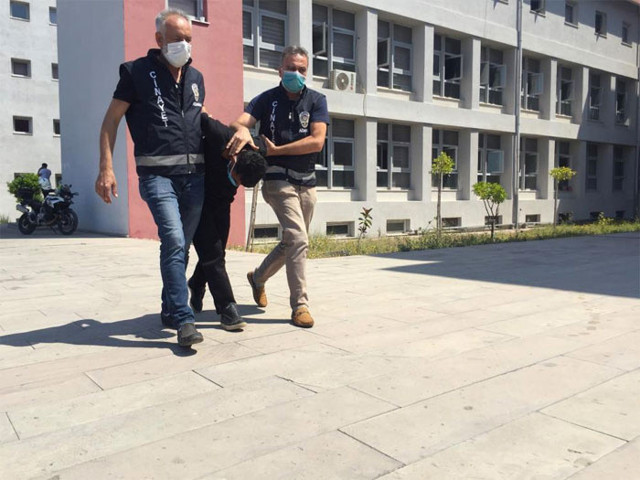 Adana'da Ülker ailesi misafirliğe gelmişti 2 yaşında felç oldu - Resim: 0