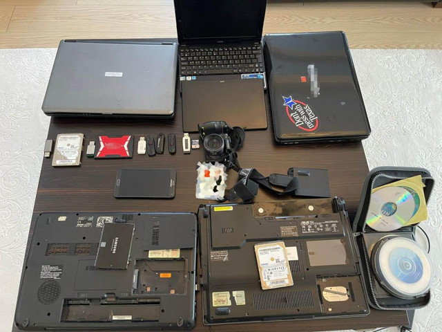 37 bin yasak veriyi izinsiz indirip paylaştı! Samsun'da öğretmen gözaltına alındı - Resim: 0