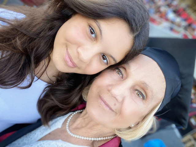 'Bu yaştan sonra zor olmaz mı' dediler aldırmadı Cerrahpaşa'da bir ilk: 74 yaşında mezun oldu - Resim: 0