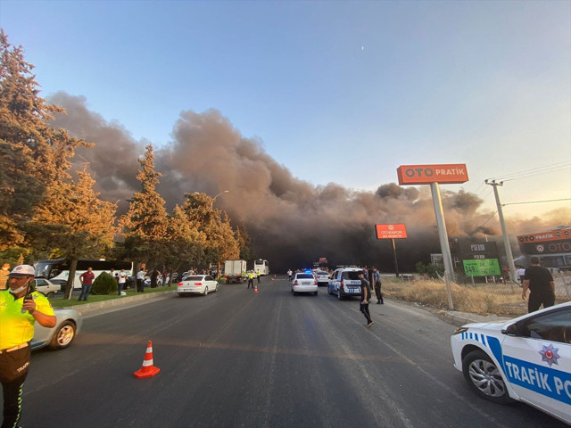 Kahramanmaraş'ta tekstil fabrikasında yangın - Resim: 0