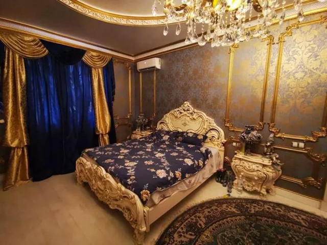 Rus trafik polisinin evinden altın kaplama tuvalet çıktı - Resim: 0