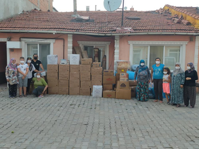 Doğmamış bebeği için aldığı kıyafetleri Manavgat yangınzedeleri için gönderdi - Resim: 2