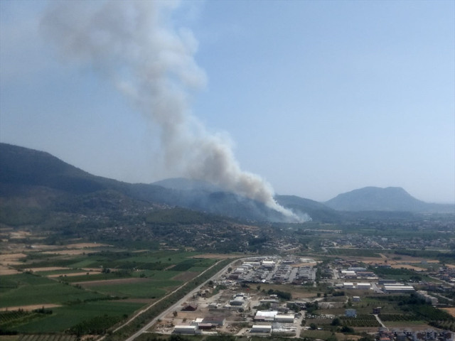 Muğla'da devam eden yangınlara müdahaleler sürüyor - Resim: 1