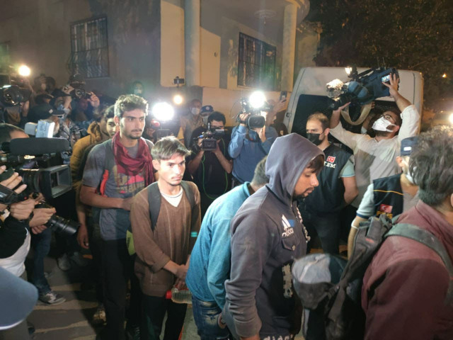 Van'da 'şok ev'e baskın! 25 Afgan ve Pakistanlı yakalandı - Resim: 0