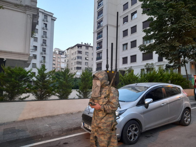 İstanbul genelinde siber dolandırıcılık operasyonu: 20 gözaltı - Resim: 1