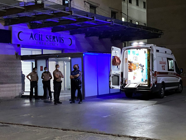 Sakarya'daki kafeteryada hesap kavgası çıktı: 3 yaralı, 4 gözaltı - Resim: 1