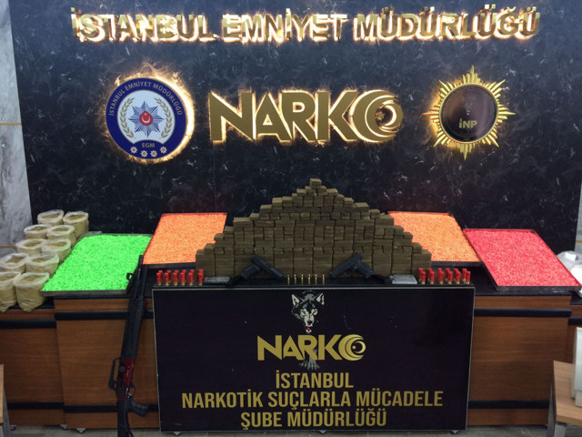 İstanbul'da kilolarca uyuşturucu yakalandı - Resim: 0