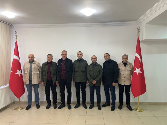 MİT Libya'da rehin alınan 7 Türk vatandaşını Türkiye'ye getirdi Cumhurbaşkanı Erdoğan'dan telefon - Resim: 0