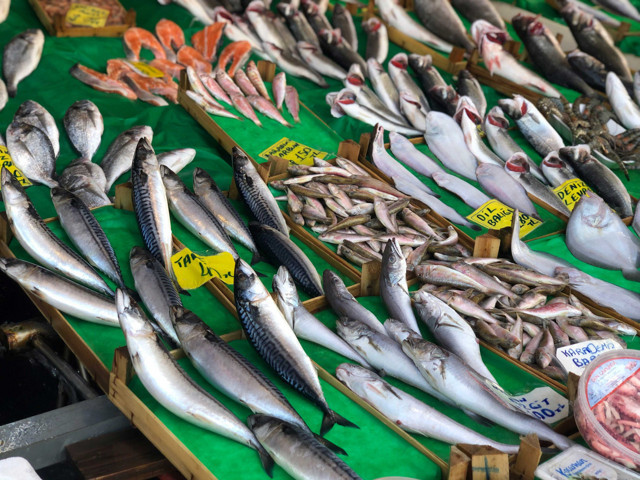 Balık fiyatları 30 lira düşecek! Kar yağıdı balık tezgahları dolup taştı - Resim: 0