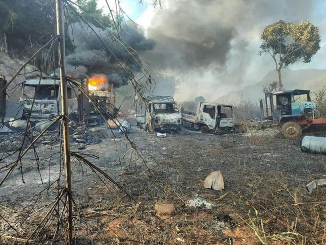 Myanmar'da vurulduktan sonra yakılan 30 kişinin gömüldüğü ortaya çıktı - Resim: 1