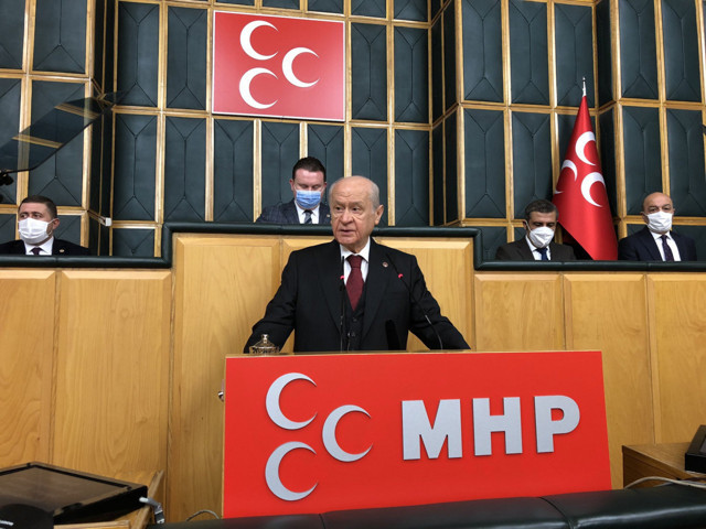 Devlet Bahçeli Sezen Aksu Adem ve Havva tepkisiyle gündeme oturdu - Resim: 0