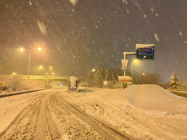 Bolu Dağı D100 İstanbul Ankara yolu açıldı mı? Karayollarından son dakika haberi - Resim: 0