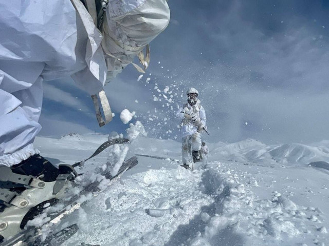 MSB, Mehmetçik'in karlı zirvelerde fotoğraflarını paylaştı - Resim: 1