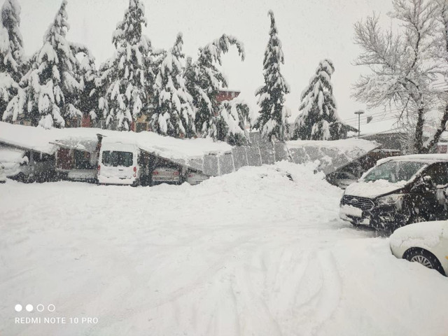 Isparta'da kar yağışı hayatı durdurdu! Isparta Belediye Başkanı: Akşama kadar her yere elektrik vereceğiz - Resim: 0