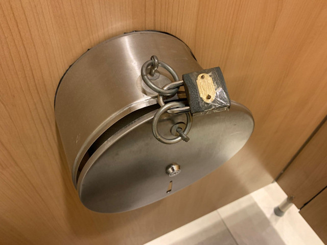 Eskişehir'de peçete hırsızlarına karşı asma kilitli önlem - Resim: 0