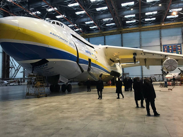 Ukrayna'da dünyanın en büyük ve en güçlü uçağı imha edildi - Resim: 0