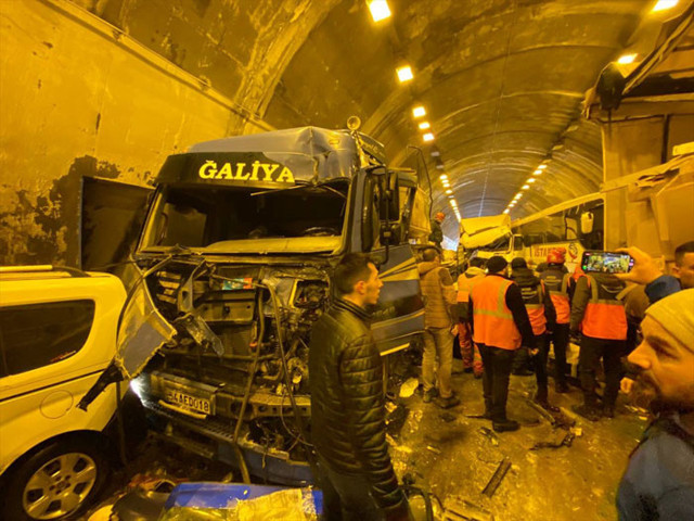 Bolu Dağı Tüneli trafiğe açıldı - Resim: 0