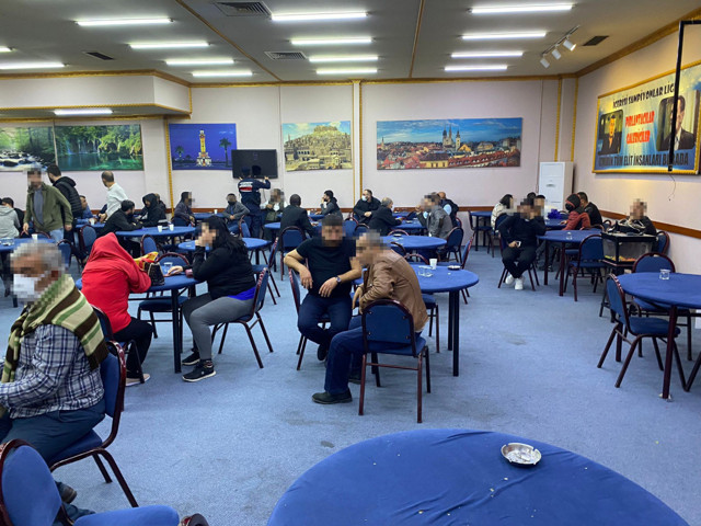 İzmir'de 50 kere mühürlenen adrese yeni operasyon! Yine yakalandılar - Resim: 0