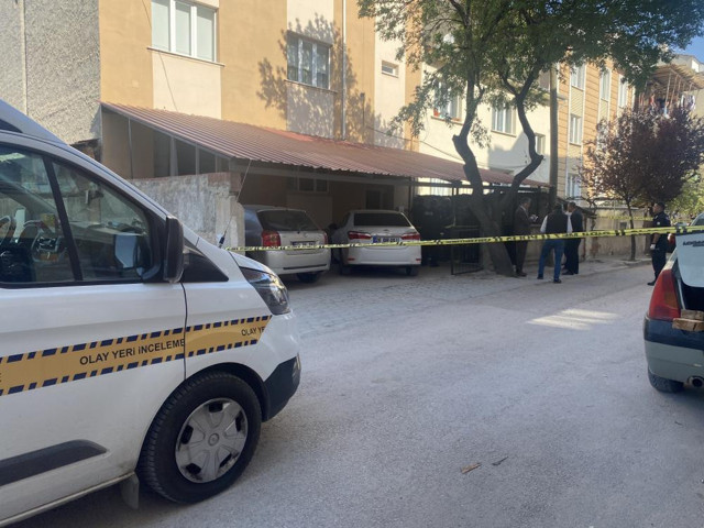 Eskişehir'de minibüsçü damat katliamı! Kayınpederi öldürürken polisler geldi 4 yaralı var - Resim: 0