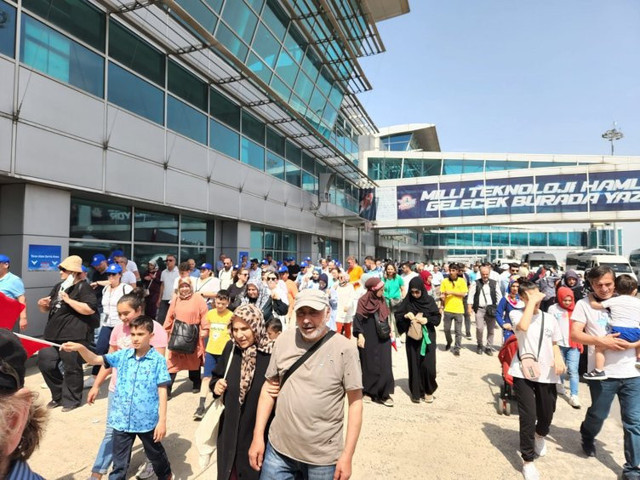 İstanbul nefes alacak! Atatürk Havalimanı Millet Bahçesi'ne ilk fidanı Cumhurbaşkanı Erdoğan dikti - Resim: 2