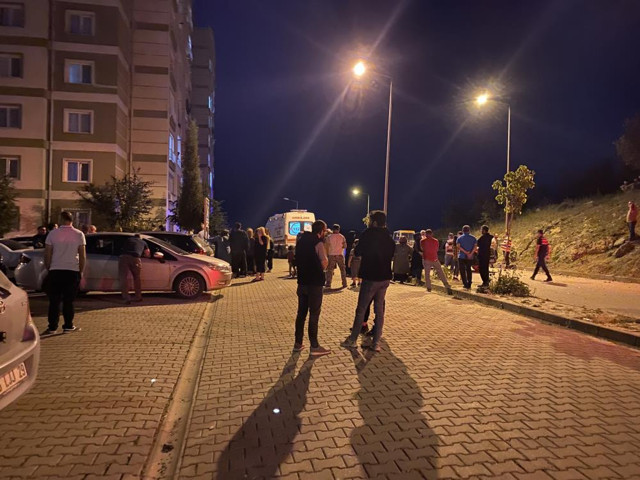 Bursa'da cinnet geçiren baba 2 oğlunu bıçakladıktan sonra kendini astı - Resim: 0