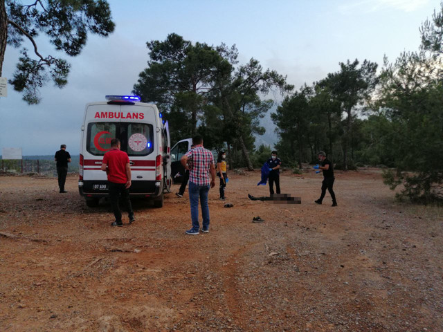 Antalya'da ormanlık alanda erkek cesedi bulundu - Resim: 0