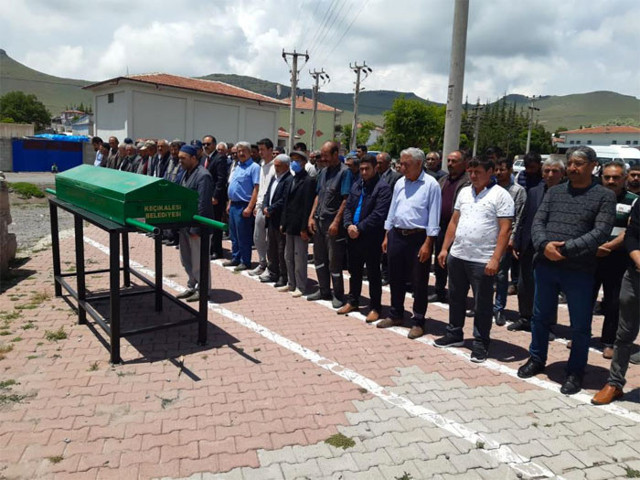 Kocası eşini parçalara ayırıp gübre torbalarında tarlaya taşımış! - Resim: 2