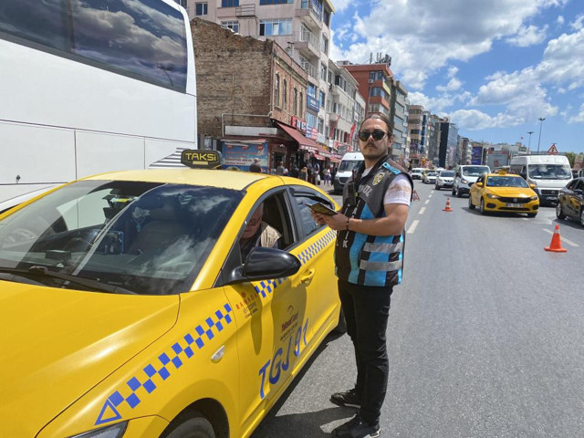 Kadıköy'de ceza kesilen taksici: Allah'tan gelen sorunum var - Resim: 0