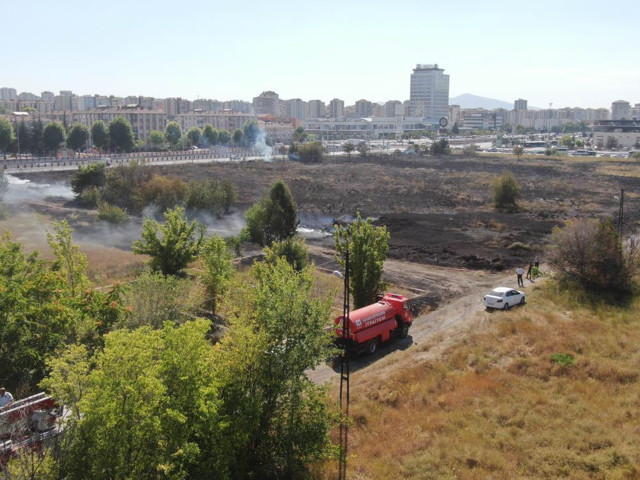 Kablo hırsızları yangın çıkarıp, kaçtı! 30 dönümlük arazi küle döndü - Resim: 0