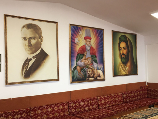 Cumhurbaşkanı Erdoğan gidecek diye mi tadilat yapıldı? Kaldırılan üç tablo tartışması var - Resim: 0