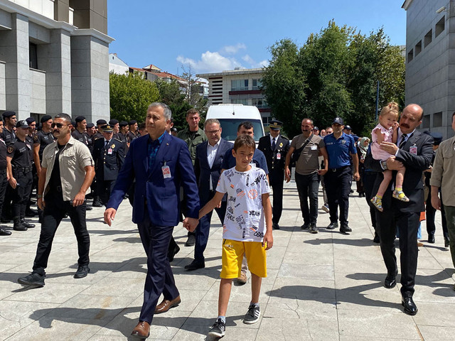 İstanbul'da sokakta düğün ihbarına giden bekçilere taşlı sopalı saldırı! 1 bekçi şehit oldu - Resim: 1