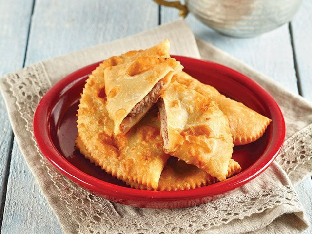 Bu tarifi yapmak için MasterChef olmaya gerek yok! İşte Leziz mi leziz Çiğ Börek tarifi! - Resim: 1