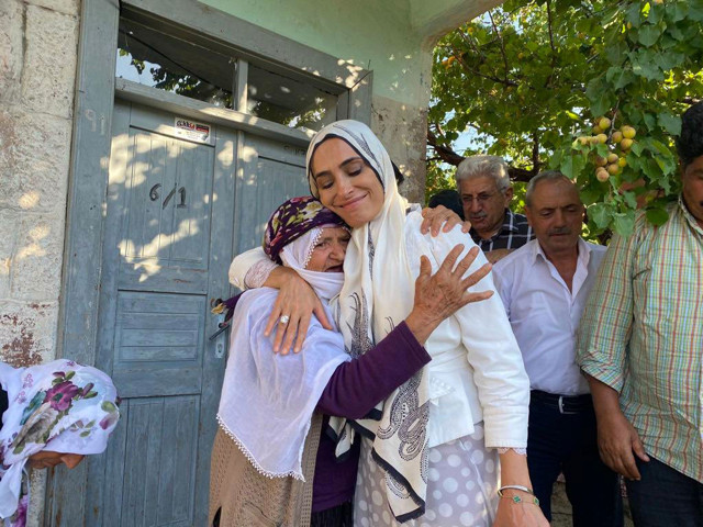 Zehra Taşkesenlioğlu eşi Ünsal Ban kimdir? Milletvekili Zehra Taşkesenlioğlu nereli kaç yaşında? - Resim: 3