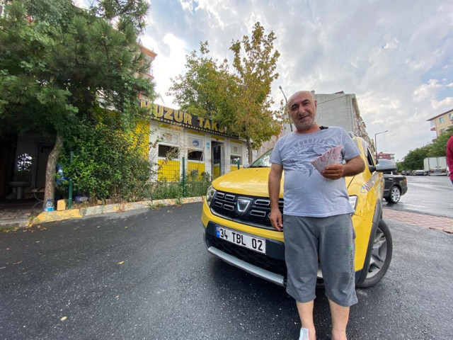 Kirasını ödeyemeyen taksiciden takdire şayan hareket: ATM haznesinde 6 bin lira buldu ben haram para yemem dedi ve... - Resim: 2