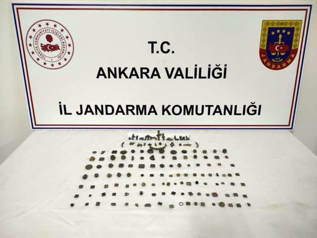 Satarken suçüstü yakalandı: Ankara'da 5 bin 715 sikke ele geçirildi! - Resim: 0