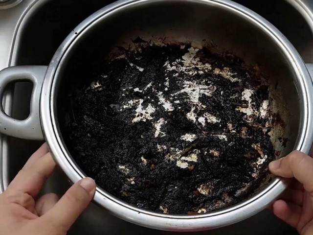 Yanmış tencereleri atmayın bu yöntemle yeni gibi yapın kullanın! - Resim: 0